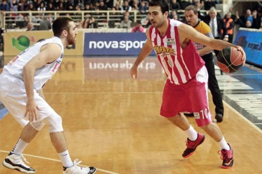 Ο Σλούκας στις επάλξεις