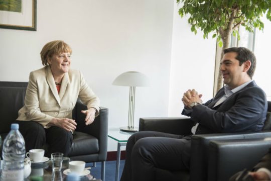 Επιτάχυνση για συμφωνία μέσα στον Απρίλιο ζήτησε ο Τσίπρας από τη Μέρκελ