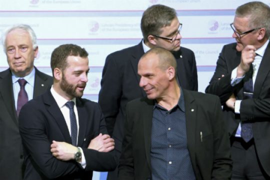 Το tweet-απάντηση του Βαρουφάκη στις επικρίσεις των Ευρωπαίων