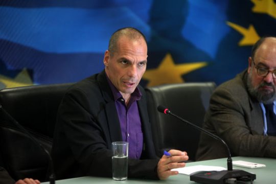 Γ. Βαρουφάκης: Μας οδηγούν σε αθέτηση πληρωμών του χρέους
