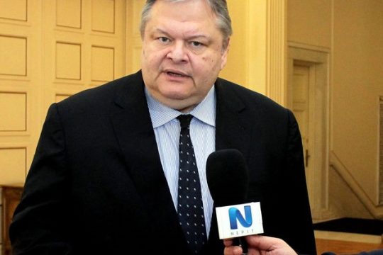 Καρφιά Βενιζέλου προς τον ΠτΔ
