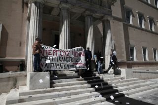 Υπάρχουν και οι απεργοί πείνας