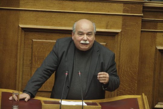 Μπρος-πίσω της κυβέρνησης για το υπ. Δημόσιας Τάξης