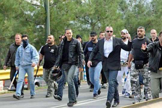 «Δέρνουμε και με κρητικές κατσούνες»