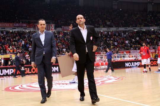 «Με τον δικό μας τρόπο. Κρυστάλλινο, μάγκικο και πειραιώτικο»