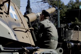 Συνελήφθη πρώην στρατιωτικός για μίζες 3 εκατ. ευρώ