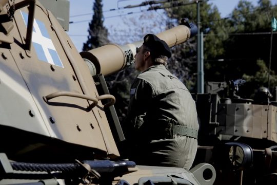 Συνελήφθη πρώην στρατιωτικός για μίζες 3 εκατ. ευρώ
