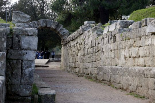 Αποκαλύφθηκε περισσότερο η Ανατολική Στοά του Γυμνασίου στην Αρχαία Ολυμπία