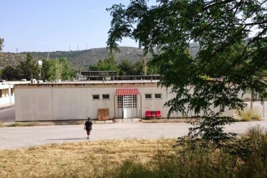 Δαφνί: ανθρώπινα κουρέλια γυμνά, δεμένα, εξευτελισμένα και μόνα