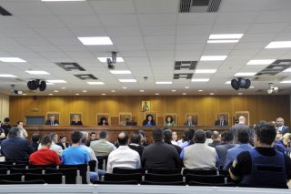 Παίζουν καθυστερήσεις [ 08-05-15 ]