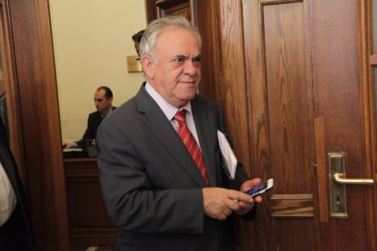 Στενεύουν τα περιθώρια χρόνου