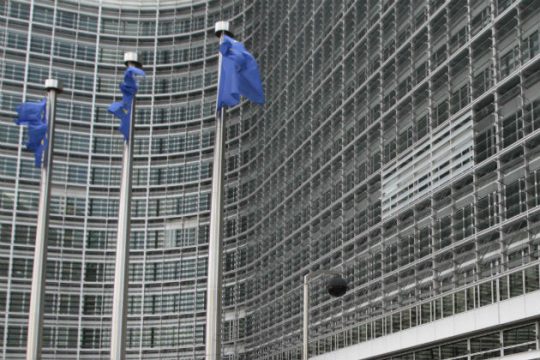 Να αποσύρει την απειλή πολέμου κατά της Ελλάδας καλεί η Ε.Ε. την Τουρκία