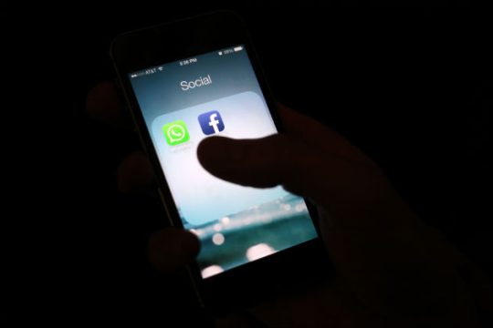 Το Facebook «καταπατά» τους νόμους απορρήτου λέει βελγική Επιτροπή