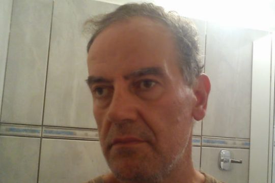 Γράφω δυο ειδών κείμενα