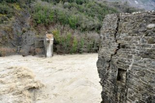 Ξεκινούν το καλοκαίρι οι εργασίες αναστήλωσης στο Γεφύρι της Πλάκας