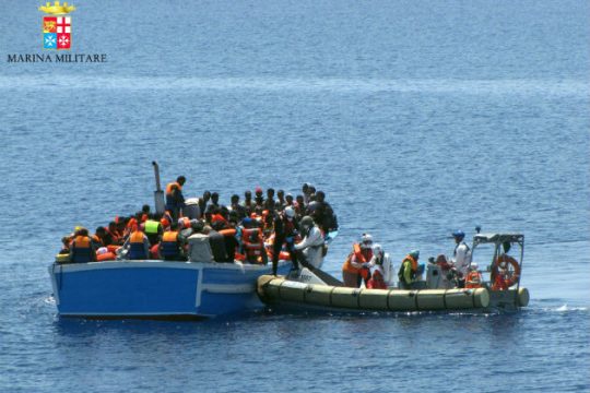Μπαράζ διασώσεων στη Μεσόγειο