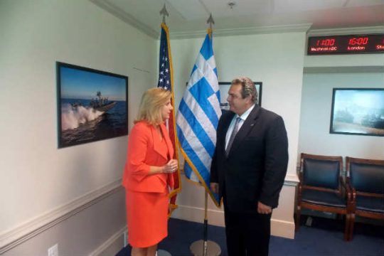 Εξηγήσεις για τη σχέση με τη Ρωσία ζήτησαν οι Αμερικανοί
