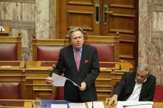 To e-mail μπαίνει στο δημόσιο