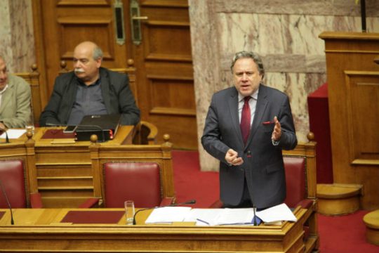 «Κανένα θέμα απολύσεων ή μείωσης μισθών»