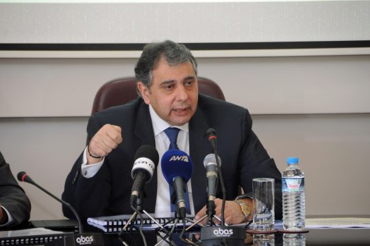 ΕΣΕΕ: Οι διαπραγματεύσεις κοστίζουν ακριβά στην αγορά