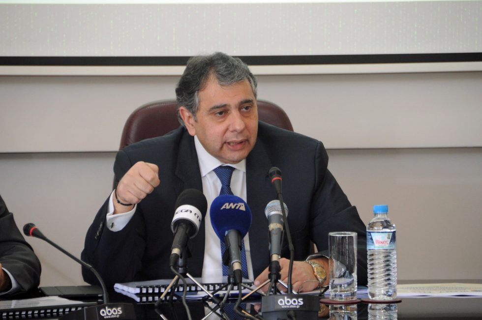 ΕΣΕΕ: Οι διαπραγματεύσεις κοστίζουν ακριβά στην αγορά