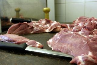 Πλαστογράφοι παριστάνουν τους ελεγκτές σε κρεοπωλεία