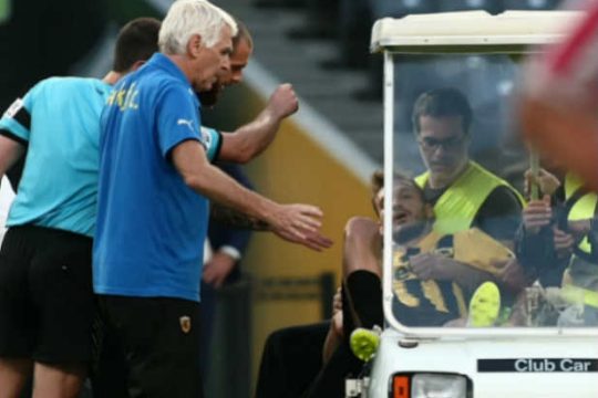 Ρήξη χιαστών ο Μπακάκης!