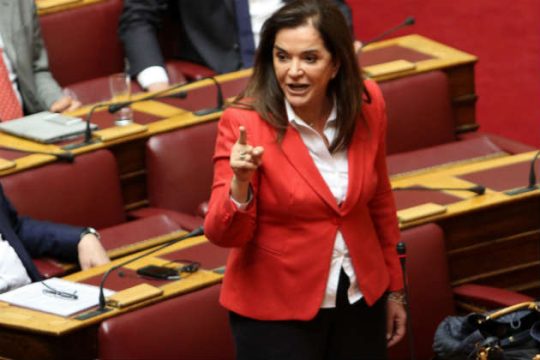 Κρεσέντο κινδυνολογίας από την Ντόρα Μπακογιάννη
