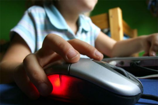 Υλικό παιδικής πορνογραφίας στα χέρια 28χρονου