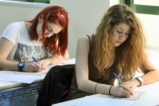 Θέματα και λύσεις σε Ιστορία και Φυσική