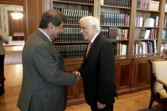 Στα χέρια του Παυλόπουλου η έκθεση του Συνήγορου του Καταναλωτή