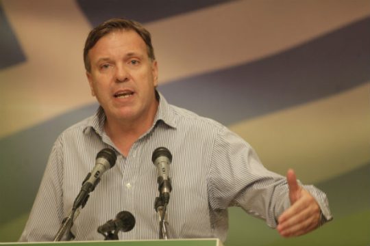 Αποτάσσεσαι τον Πεταλωτή; Απεταξάμην!