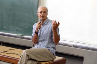 «Είμαστε καταναλωτικά και νωθρά όντα, καιρός να αλλάξουμε»