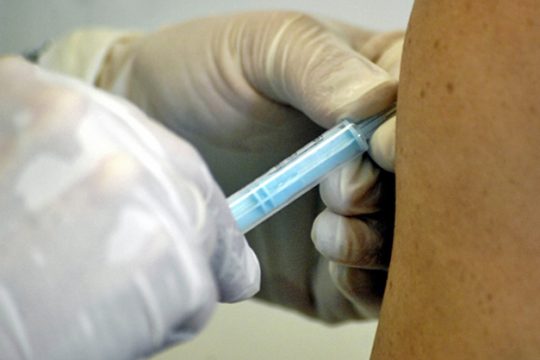 Το εμβόλιο, η καλύτερη ασπίδα για την πνευμονία