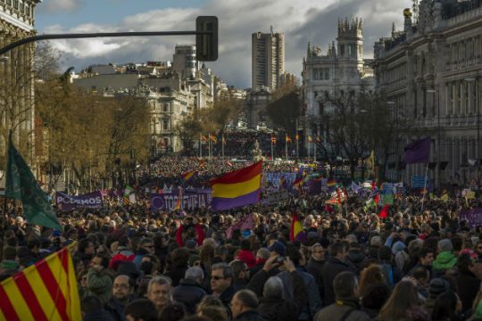 Φαβορί ο συνασπισμός της Αριστεράς στη Βαρκελώνη