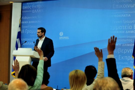 Οι απαντήσεις του κυβερνητικού εκπροσώπου στις αποκαλύψεις της «Εφ.Συν.»