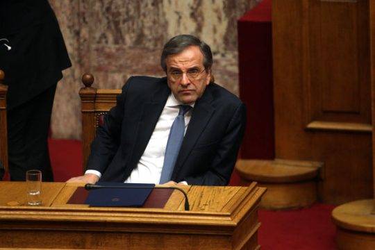 Βλέπει το ποτήρι μισοάδειο