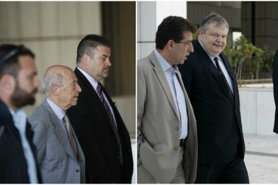 Το ΠΑΣΟΚ «λυπήθηκε» για τις μίζες