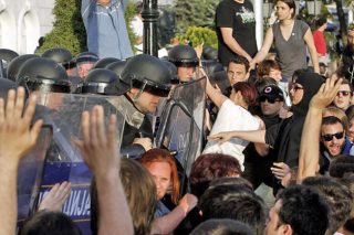 Ζητούν την παραίτηση Γκρούεφσκι