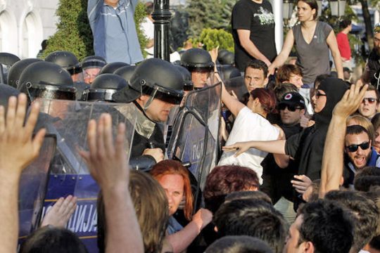 Ζητούν την παραίτηση Γκρούεφσκι