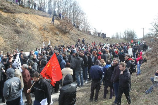 Στο εδώλιο με «νομικές κατασκευές»