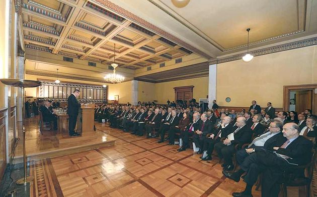 «Γκρίζες ζώνες» στη θητεία Στουρνάρα