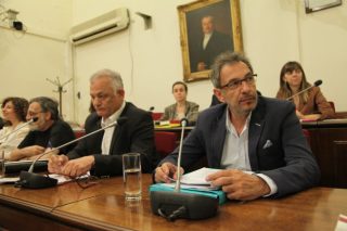 Η Ζωή τού… ξήλωσε τα γαλόνια