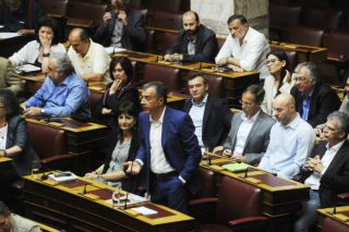Εξετάζουν να καταθέσουν πρόταση μομφής κατά της Ζωής Κωνσταντοπούλου