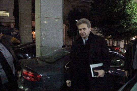 Σόιμπλε: Στους θεσμούς για τη βιωσιμότητα του χρέους