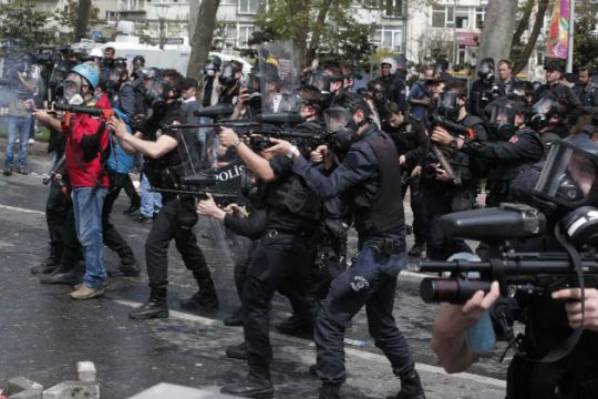 Συγκρούσεις στην Ταξίμ