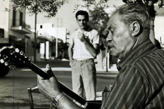 Ο Μάρκος Βαμβακάρης ως… ρεπόρτερ