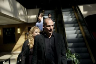 Οταν ο υπουργός δηλώνει… τρομοκρατημένος