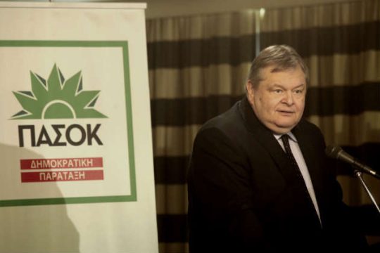 Για πρωτοφανή αλαζονεία κατηγορεί ο Βενιζέλος τον Τσίπρα