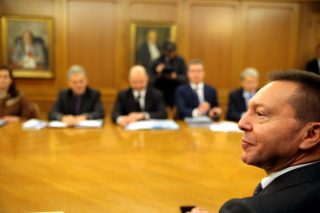 Ακάλυπτη η «ιστορική επιταγή» Στουρνάρα